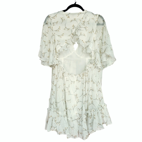 Selfie Leslie Flowy Floral Princess Dress- White - Picture 2 of 7